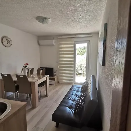 Daire Marina Pavic *