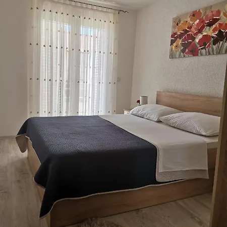 Marina Pavic Apartman *