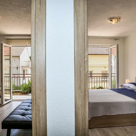 Marina Pavic 흐바르